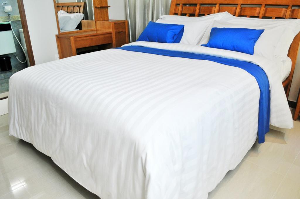 Airport Comfort Inn Premium Hulhumale Exterior photo